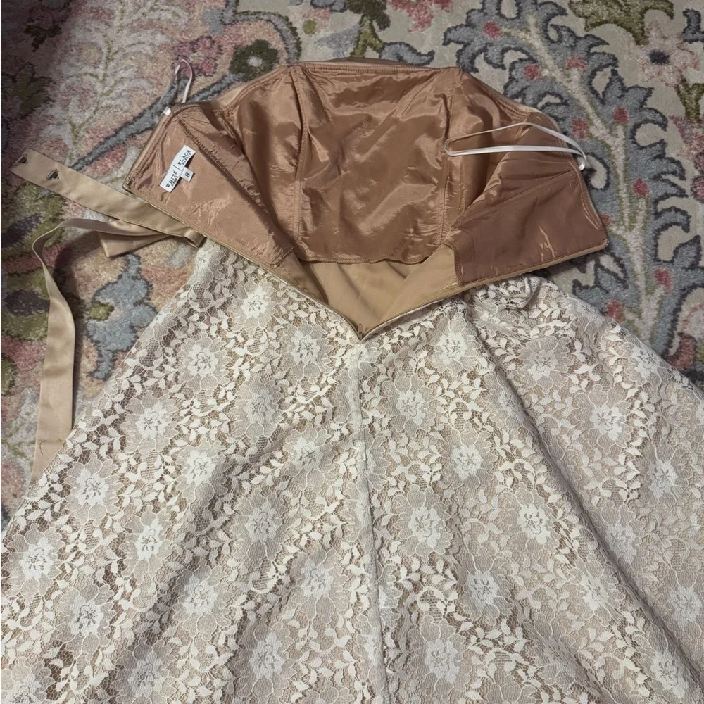 White House black market champagne and sanity lace dress - Picture 4 of 10
